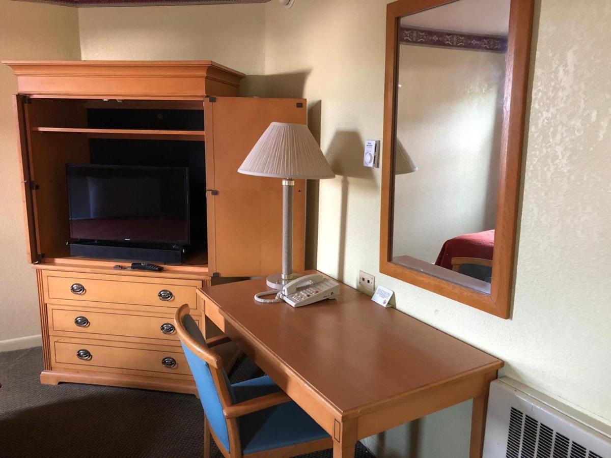 Fairbridge Inn Express - Barrington Экстерьер фото