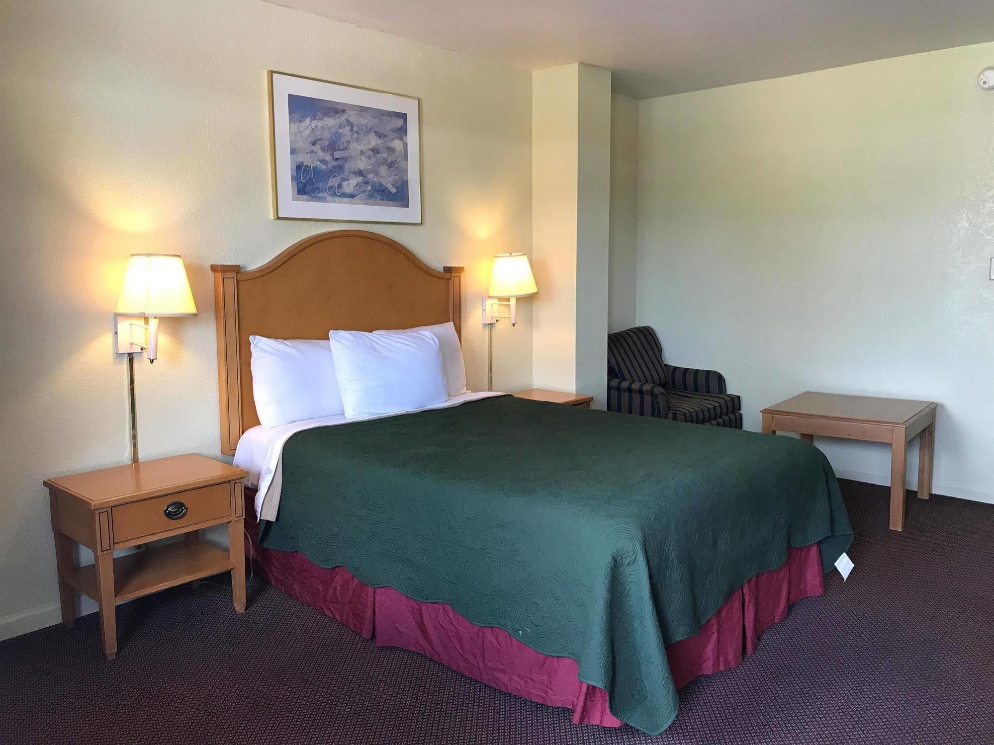 Fairbridge Inn Express - Barrington Экстерьер фото