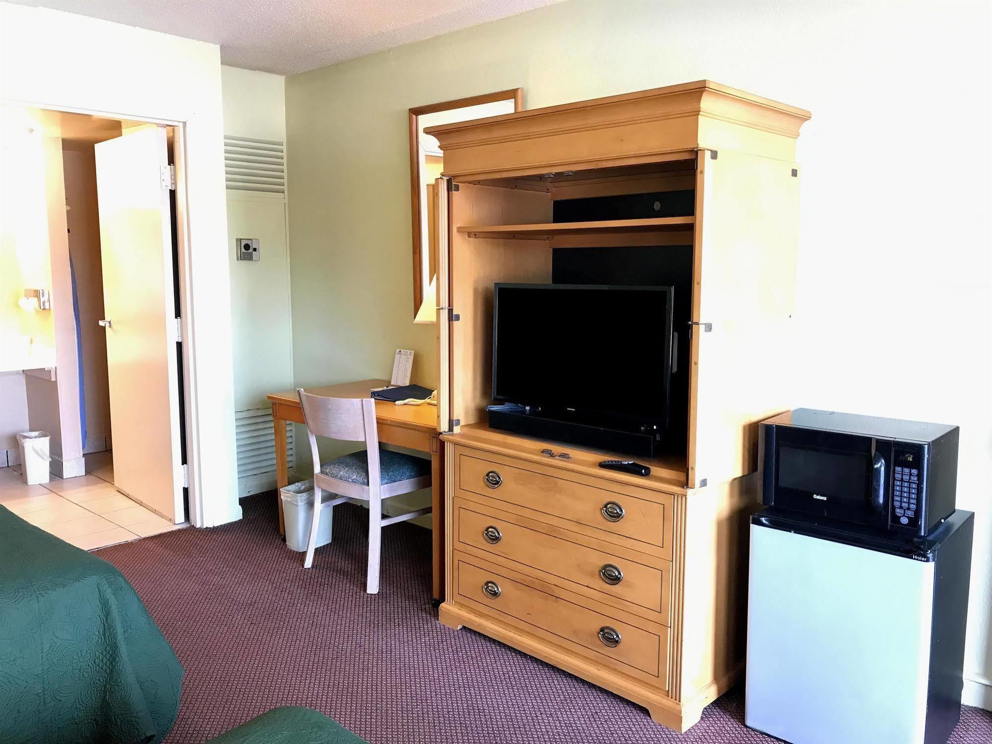 Fairbridge Inn Express - Barrington Экстерьер фото
