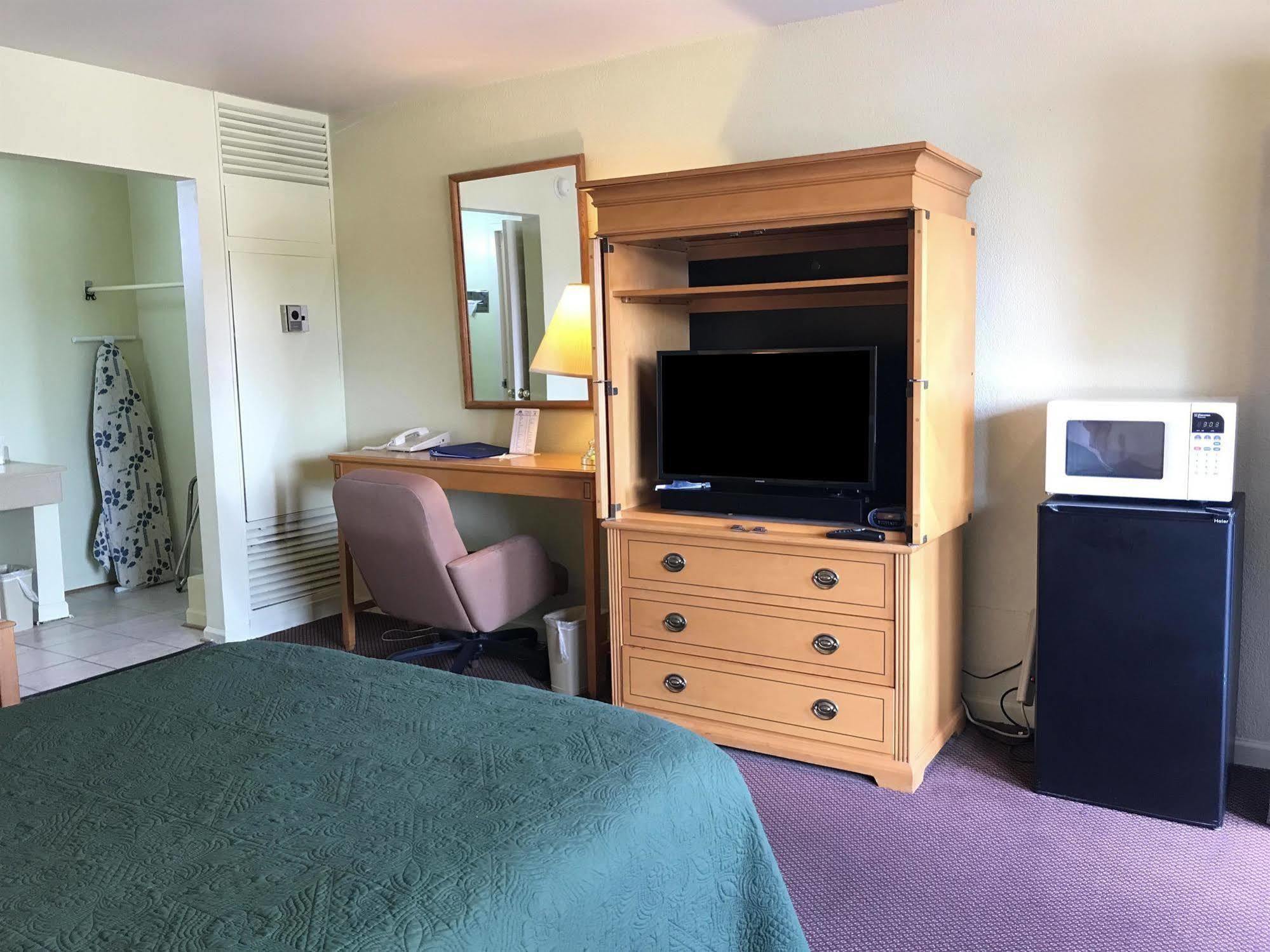 Fairbridge Inn Express - Barrington Экстерьер фото