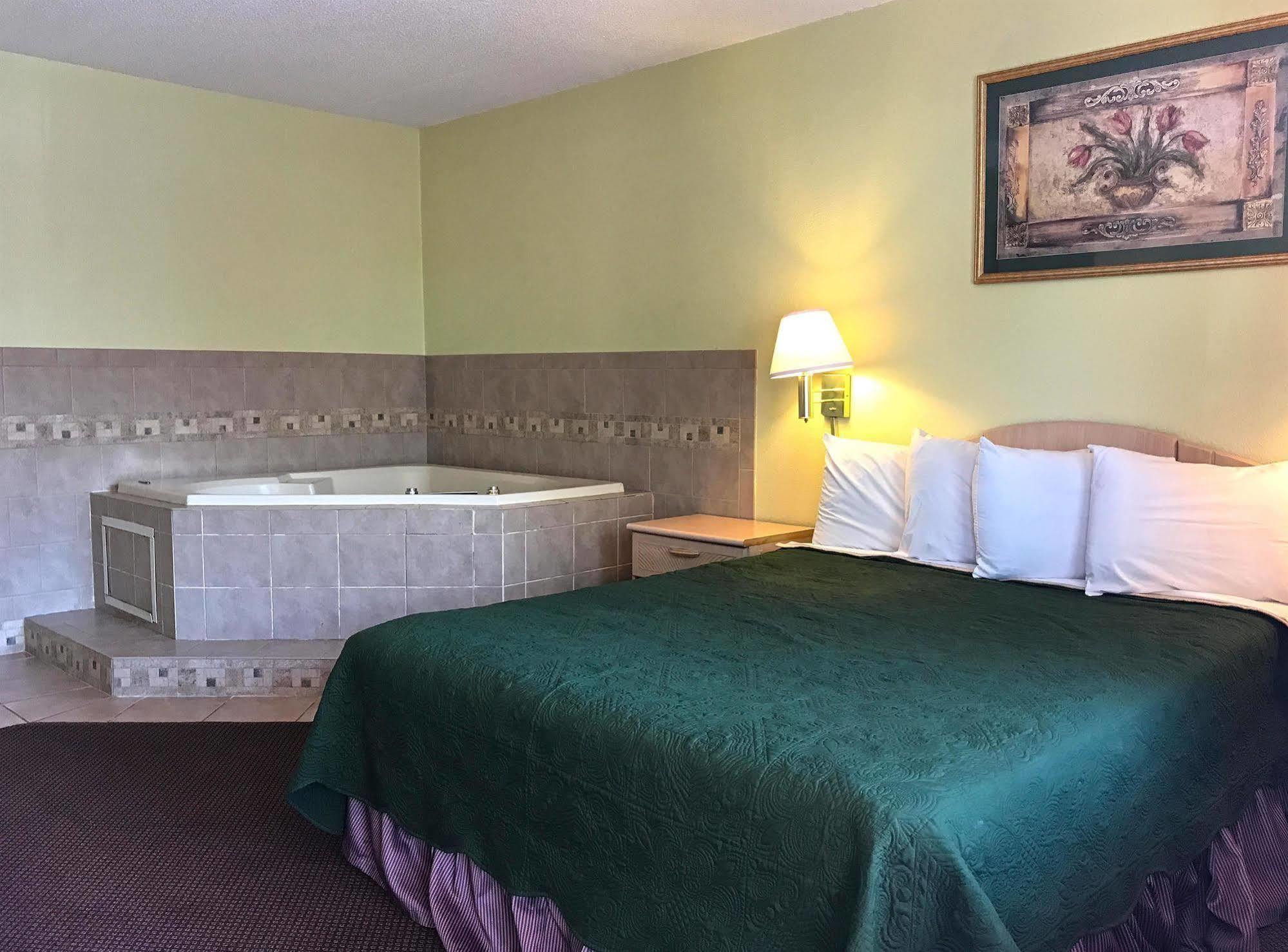 Fairbridge Inn Express - Barrington Экстерьер фото