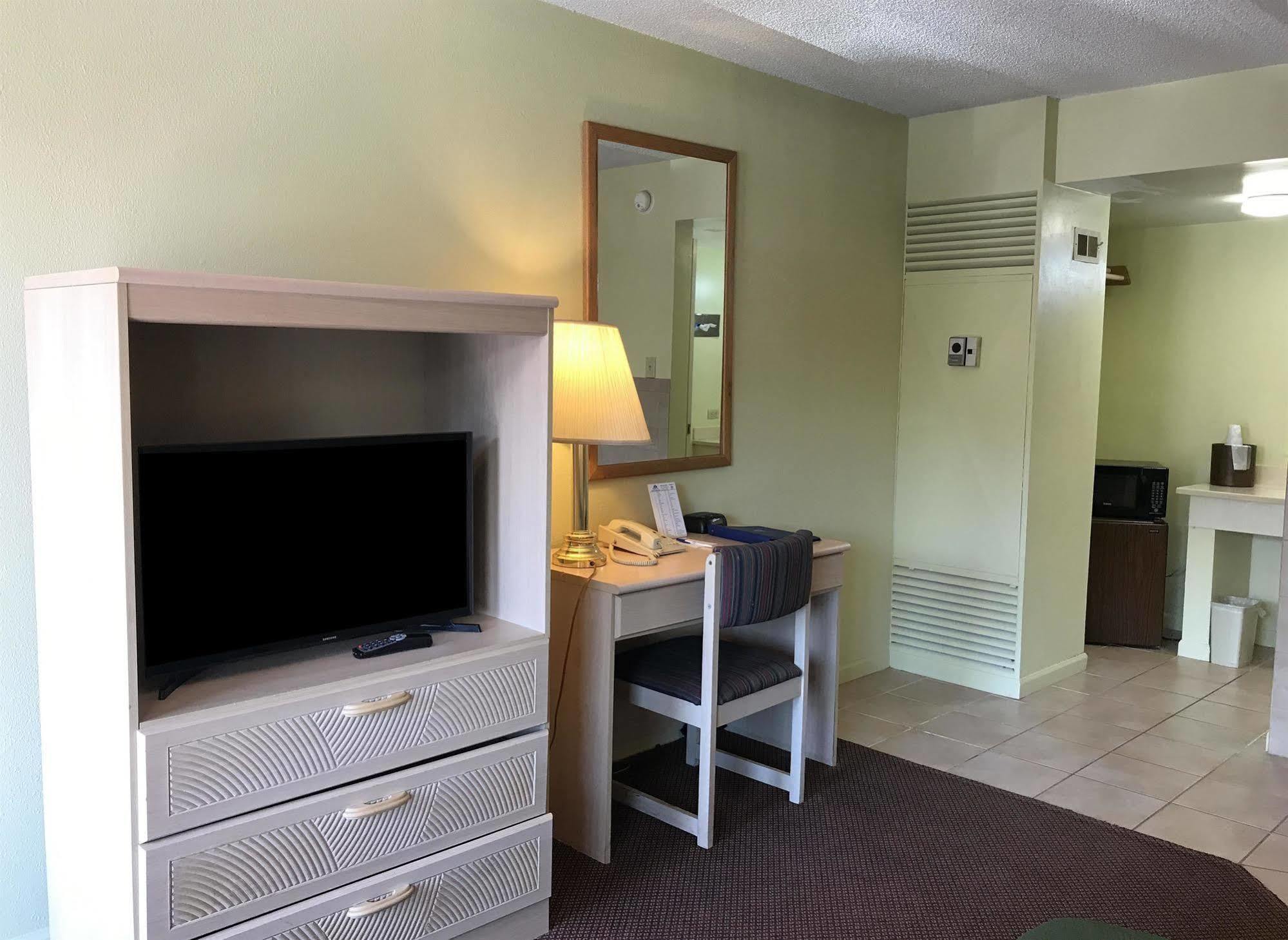 Fairbridge Inn Express - Barrington Экстерьер фото