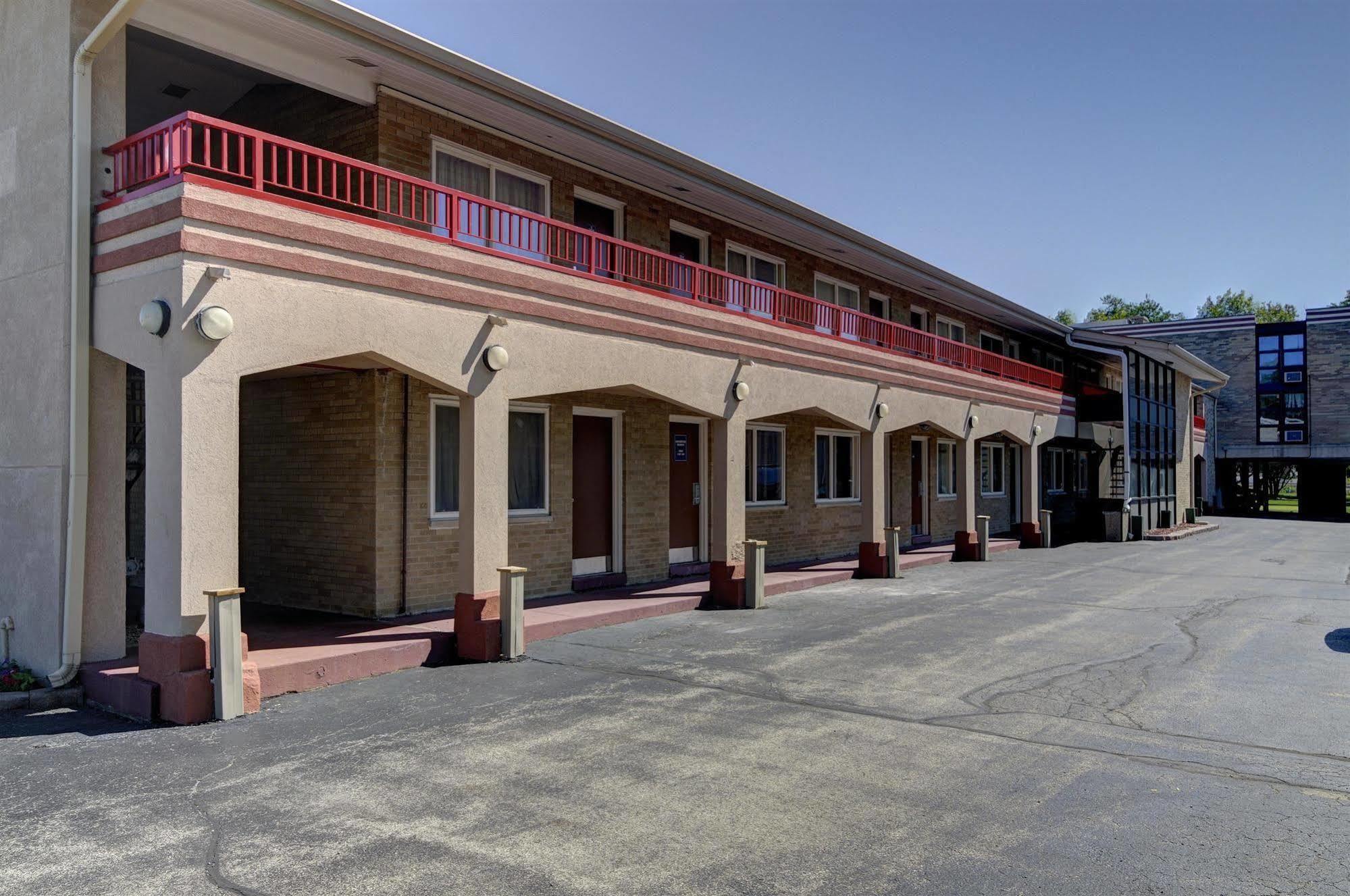 Fairbridge Inn Express - Barrington Экстерьер фото